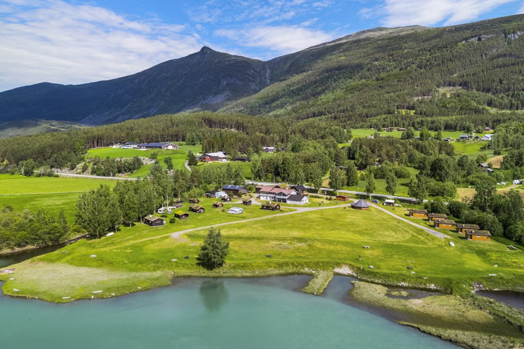 Holungsøy Camping / Bergsvendstuen