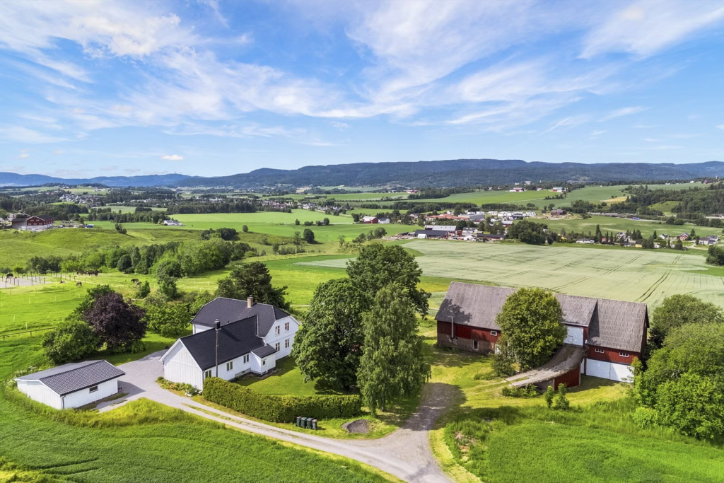 Øvre Lindum Gård
